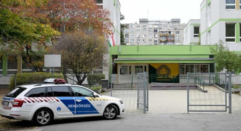 Bombariadó van több budapesti iskolában, az intézményeket ellepték a rendőrök