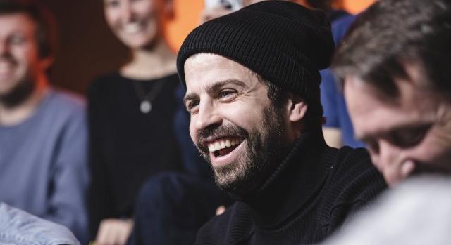 Piqué újra visszavágott Shakirának: ezúttal egy Twingóval jelent meg a focista