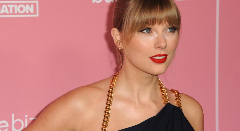 Titkos útvonal: így tudták meg a vendégek, hol lesz Taylor Swifték esküvője
