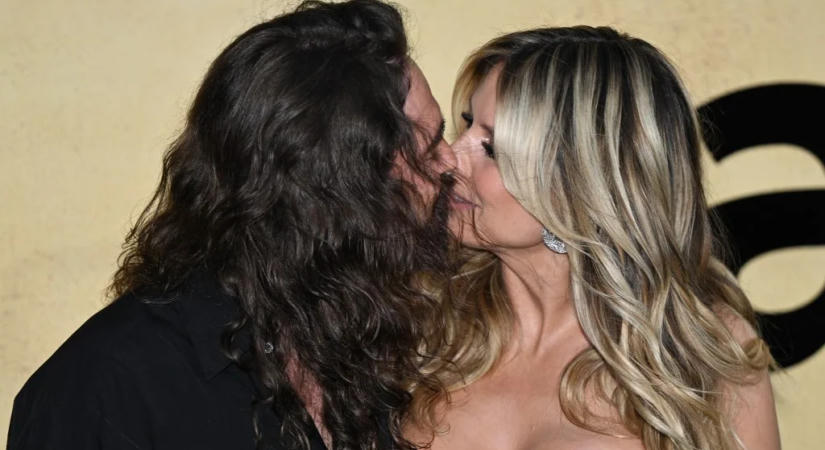 Heidi Klum intim esküvői csókot oszt meg