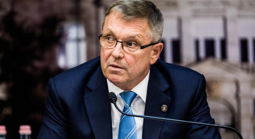 Elkezdődött Matolcsy György gyanúsítotti kihallgatása