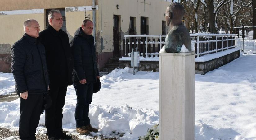 Szülővárosában is megemlékeztek Buzánszky Jenőről