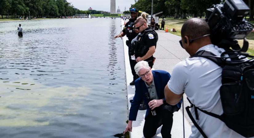 Rongálással vádolnak egy olimpikont, pedig a Lincoln medencére Trump miatt felvitt festék amúgy is foszlik