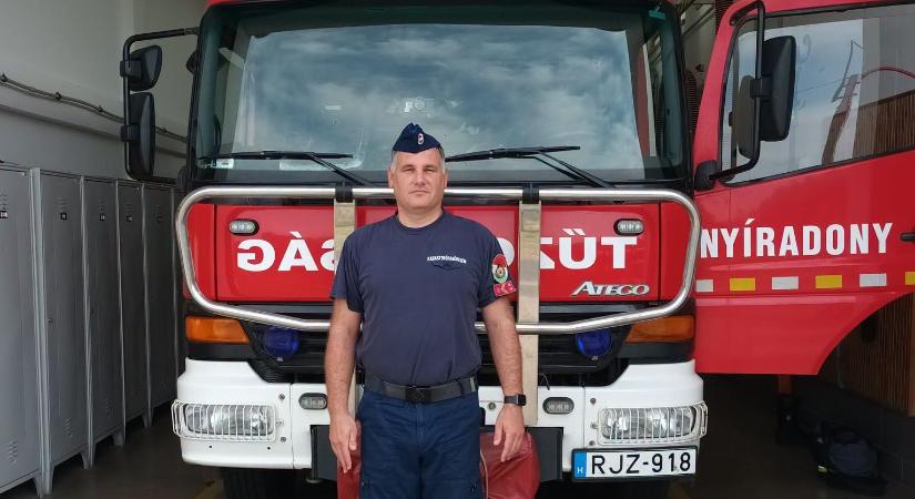 Szabadnapos tűzoltó segített Nyíradonyban