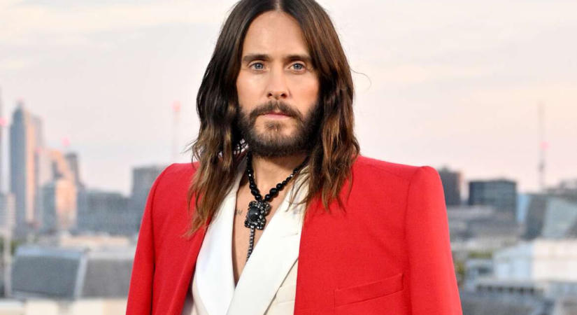 Újabb súlyos vádak Jared Leto ellen: tíz nő szólalt meg