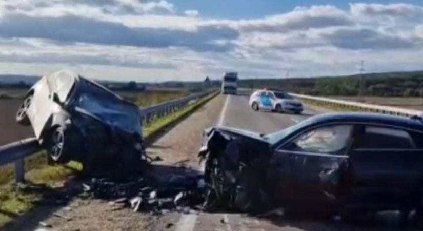 Kilencven éves sofőr okozhatott halálos balesetet az M80-ason, korszerűsítenék az alkalmassági vizsgálatokat