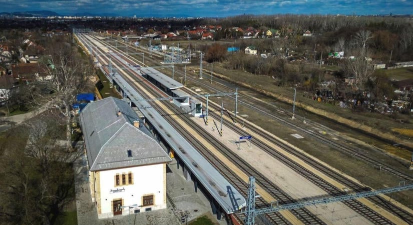 Budapest-Belgrád vasútvonal: már 160 kilométer per órával jár a vonat a magyar szakaszon, videóra vették a száguldást – meglepő szerelvényt vezényelt a sínekre a MÁV