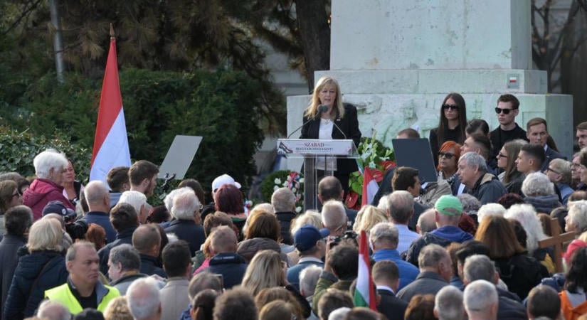 Schmidt Mária: nem fogjuk hagyni, hogy újra a Népszabadság mondja meg, mi az igazság