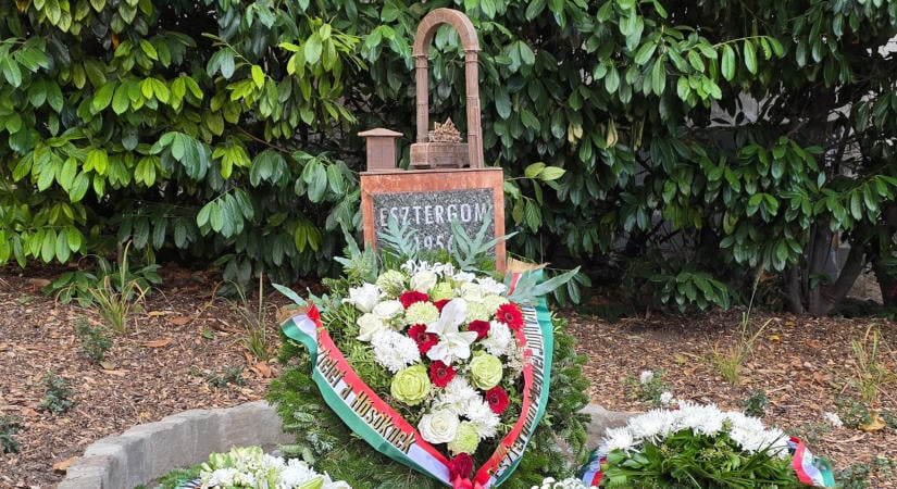 Új emlékművet avattak az 1956-os hősök tiszteletére Esztergomban