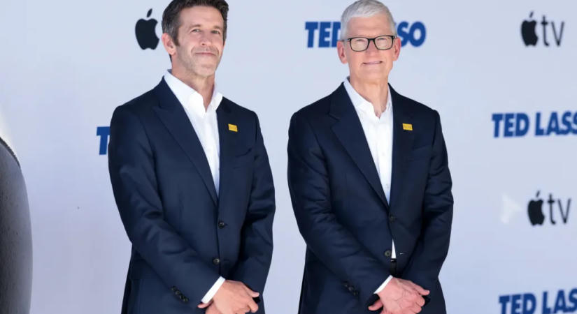 Új főnök váltja Tim Cookot az Apple-nél