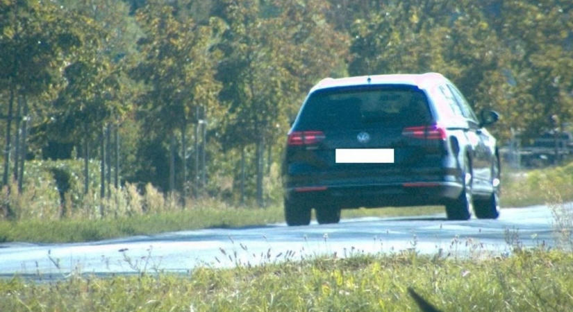 Lakott területen belül mértek be 120 km/h-val egy autóst Vasban, súlyos bírság a jutalma - fotó