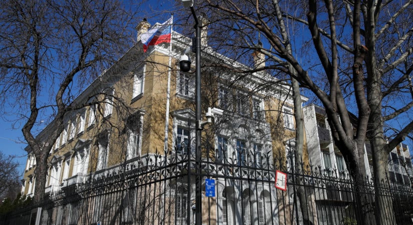 Magyarország „barátságtalan lépései” miatt adott ki közleményt az orosz nagykövetség