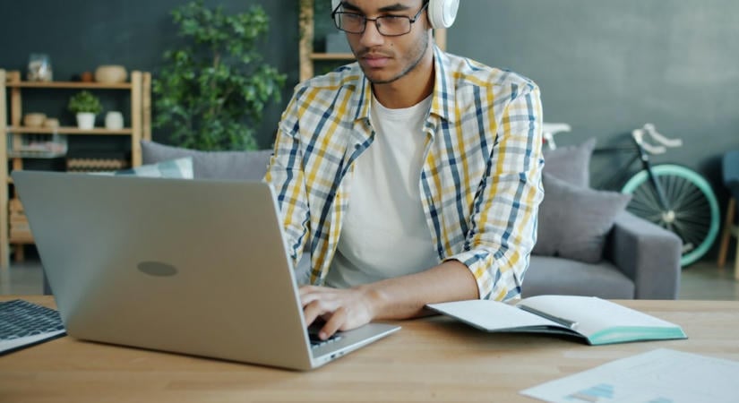 AI for Educators tanfolyam portugálul is elérhető az OpenAI Academy-n