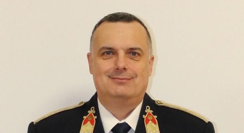 Tűzoltó ezredessé léptették elő a veszprémi katasztrófavédelem igazgatóhelyettesét