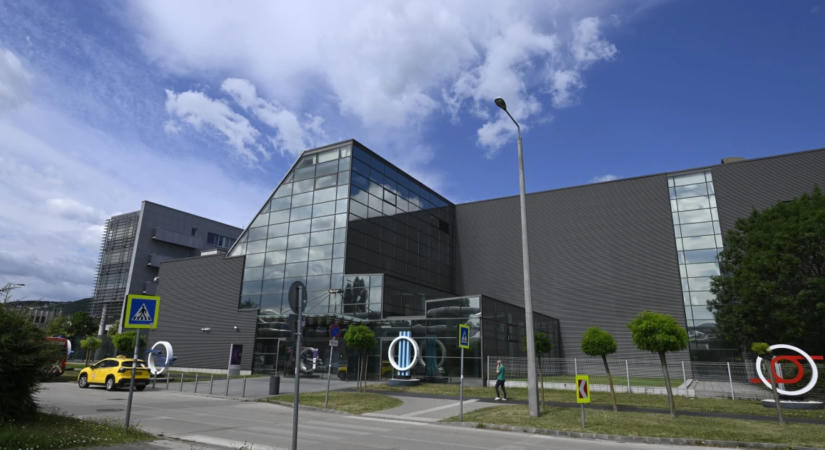 Tollba mondott, cenzúrázott, manipulált hírek: az MTI dolgozói dokumentálták, miként uralta le a hírszolgáltatást a NER