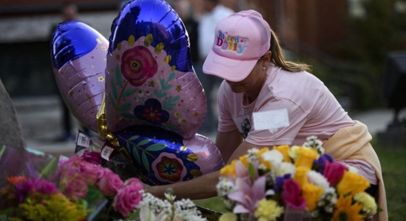 Egymás után búcsúznak a világsztárok Dolly Partontól: megható üzenetek árasztották el a közösségi oldalakat