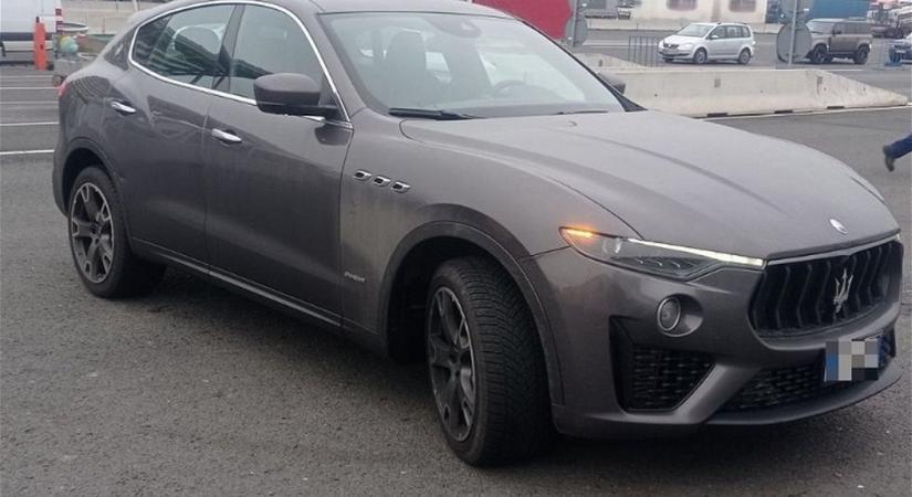 Méregdrága Maseratit foglaltak le a hatóságok a magyar-román határon