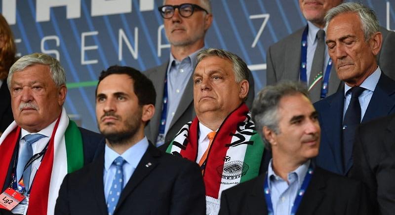 Orbán Viktor elindult az Egyesült Államokba, Frankfurtban fotózták le a volt miniszterelnököt