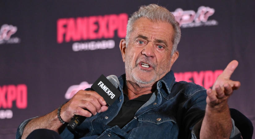 Mindenki szeme láttára alázott meg egy jeltolmácsot Mel Gibson: megtörte a csendet a botrány után