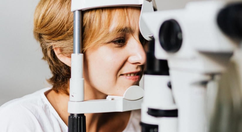 Kínában mesterséges intelligenciára bíztak egy szemészeti rendelőt: ez történt