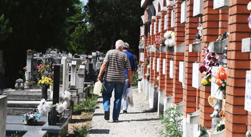 Komoly korlátozásokkal és rendkívüli buszokkal indul a „temetői nagyüzem” Szolnokon