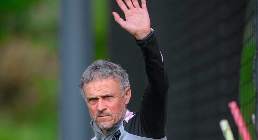 Végleg kitette a keretből Európa-bajnok játékosát a PSG