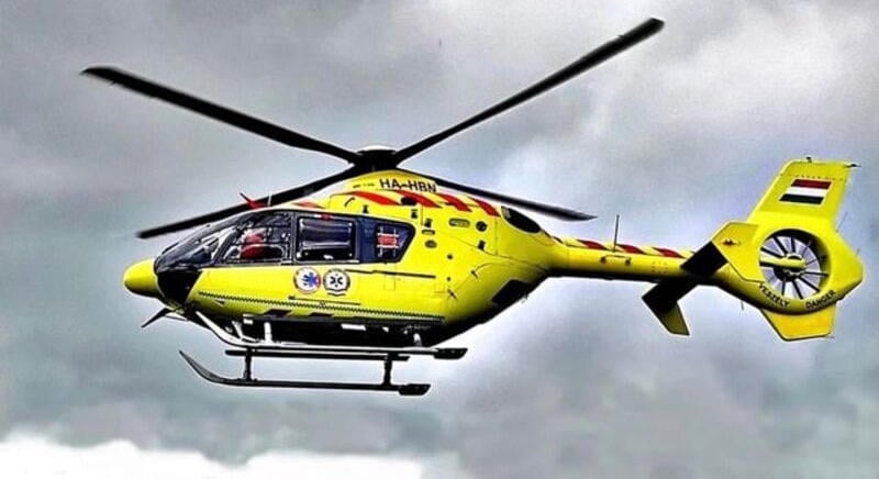 Mentőhelikopter érkezett a kaposvári Városligetbe, meghalt egy kisgyermek