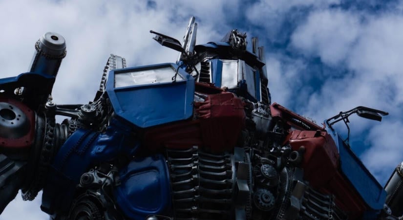 Itt a nagy bejelentés – Steven Spielberg és Michael Bay közösen támasztja fel a Transformers-sorozatot