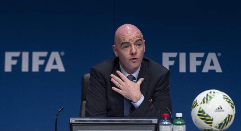 Válságtanácskozást tart Infantino a FIFA vezetőivel, elsöpörheti az elnököt a világbajnokság kiárusításának terve