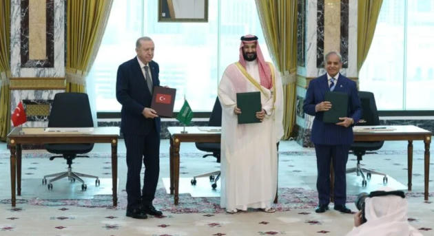 Védelmi megállapodást írt alá Pakisztán, Törökország és Szaúd-Arábia