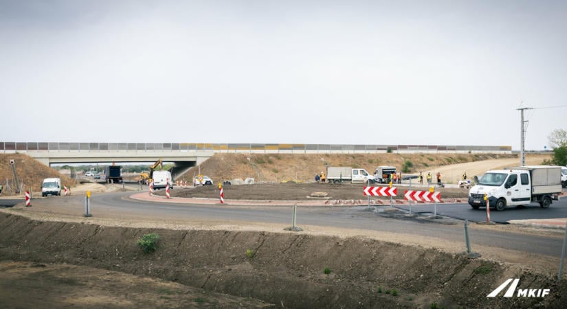 Épül az új M44-es csomópont Kunszentmártonnál