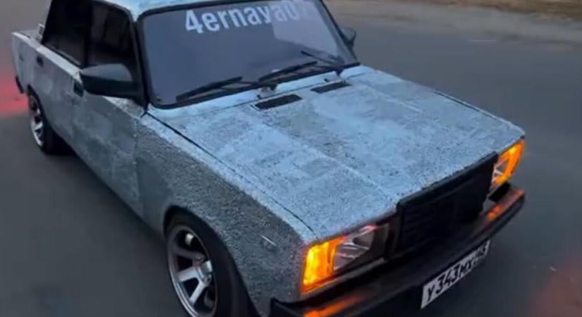 Állad a padlóra kerül ha közelről meglátod ezt a Lada tuningot