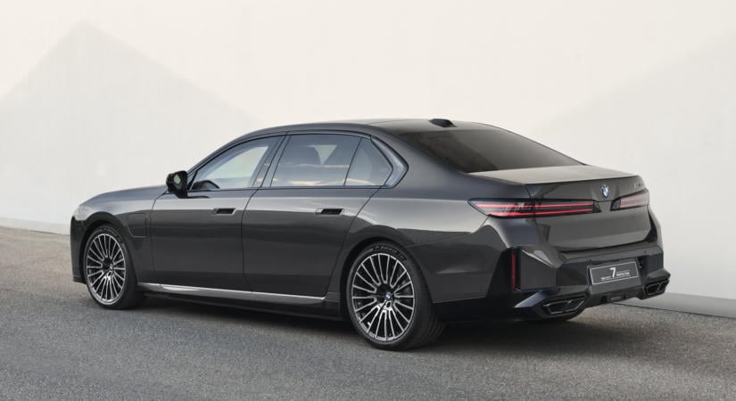 Kamu napfénytetővel épített autót a BMW, nem véletlenül