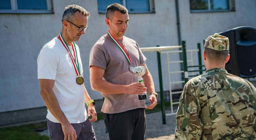 Második helyet szereztek a honvédség extrém túlélőversenyén a badacsonytomaji tűzoltók fotók