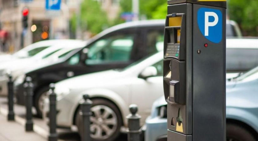 Tűzveszélyes hiba miatt több tízezer kisautót hívnak vissza a szervizekbe