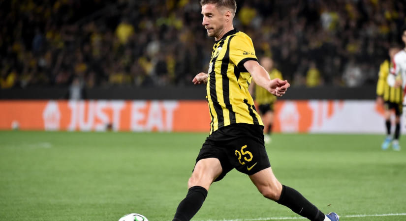 Varga Barnabás nagyon beindult: a hétközi duplája után megint betalált az AEK Athénban