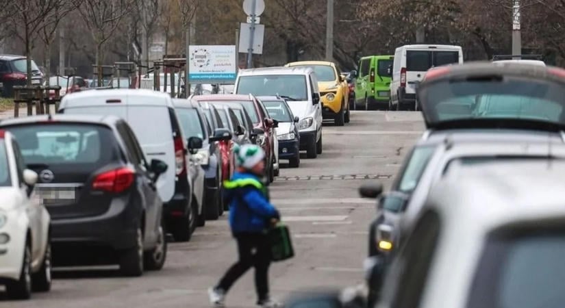 Egy évvel elhalasztották a parkolási díjemelést Budapesten