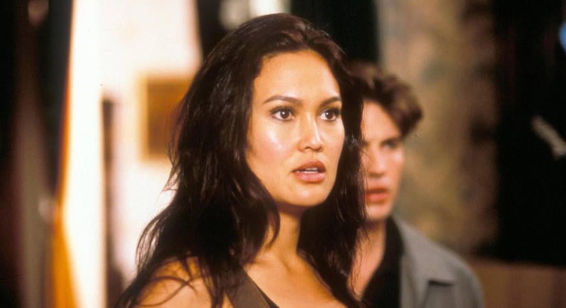 Tia Carrere fiatalkori, fürdőruhás képétől fölrobbant az internet! Ilyen bombanő volt a színésznő