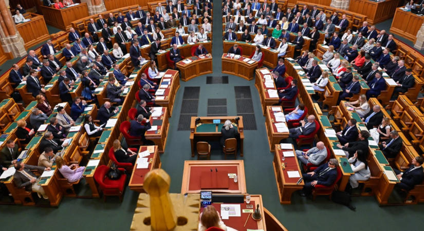 Akár államfőt is választhat jövő héten a parlament, bár ez egyelőre nincs napirenden