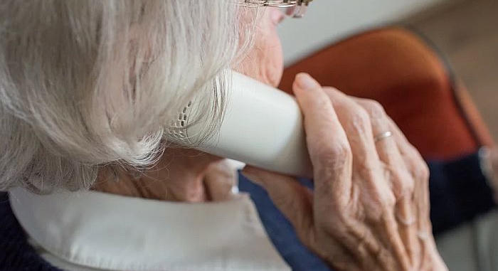 Orvosként bemutatkozó csalók verik át az idősebbeket