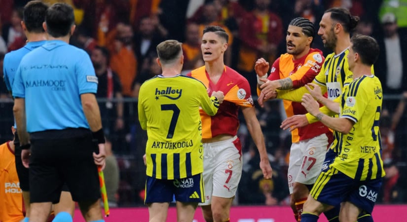 Lökdösték és meg akarták ütni Sallai Rolandot, végül a rendőrségnek kellett közbelépnie
