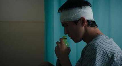 Nagyfater gatyarepesztő házipálinkája egy dologra mindenképpen jó