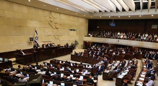Feloszlatta magát a Kneszet: Új választások november 1-én
