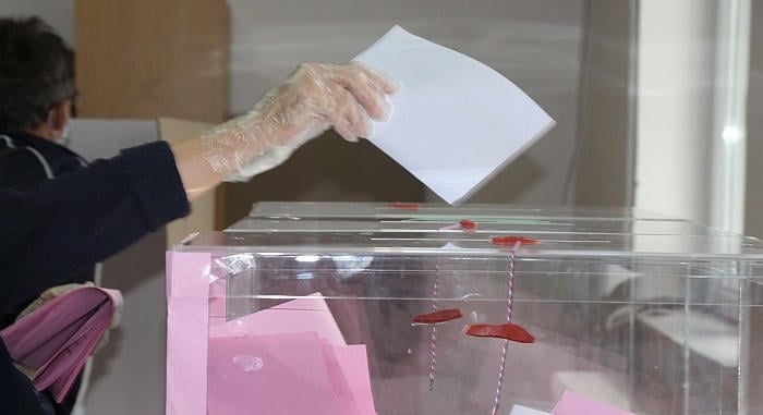 CRTA: Vučić megpróbálja hitelteleníteni a választási megfigyelő szervezetet