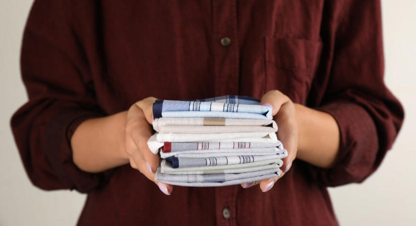 Nagyanyáink ezért esküdtek rá: mire jó a textil zsebkendő, amit ma már alig használunk?