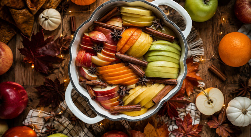 Készíts rainbow apple cidert! Ez a színes, fűszeres almás ital maga az ősz egy pohárban