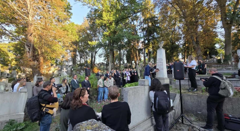 Az aradi vértanúkra emlékeztek a Házsongárdi temetőben