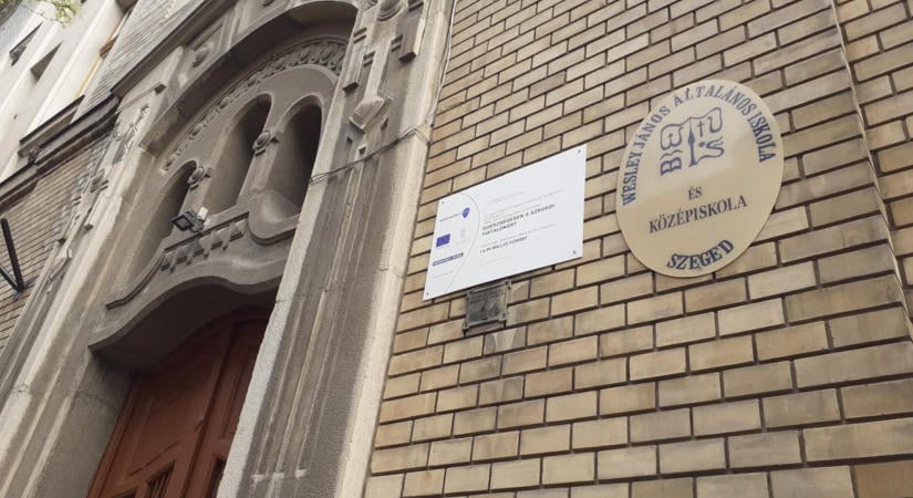 Döntött a bíróság, újranyithat Iványi Gáborék szegedi iskolája