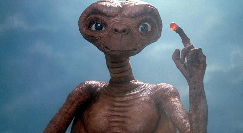 1200 elemből álló, masszív LEGO E.T.-figura jelenik meg még a nyáron, amely kb. negyedakkora, mint az igazi
