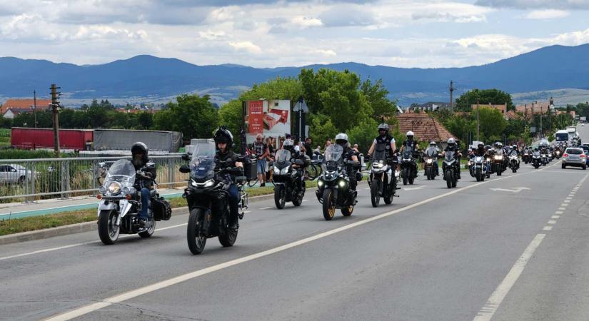 Motorok dübörgésétől hangos Kézdivásárhely – Zajlik a 24. Frogstock Moto-Rock Fest (VIDEÓ)